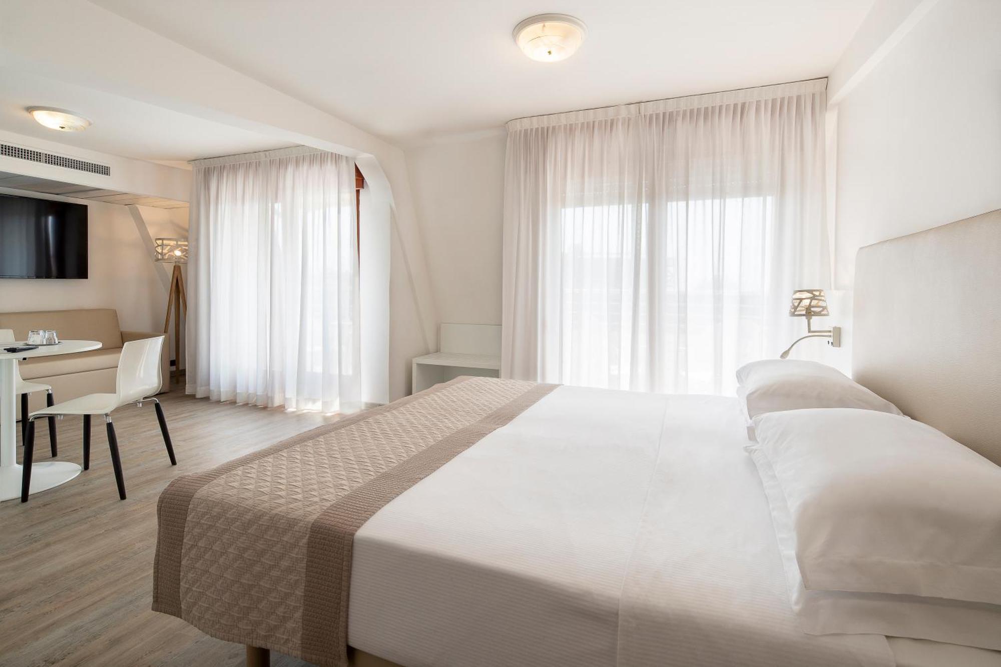Fantinello Hotel Caorle Exterior foto